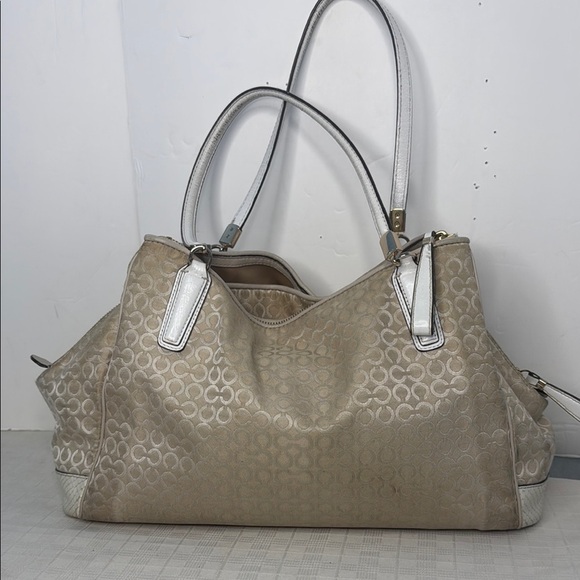 Coach Beige Signature Tote Bag - Picture 3 of 10